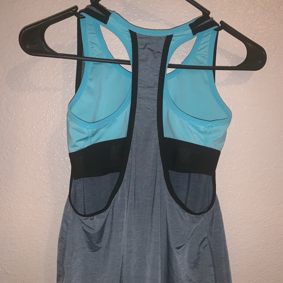 Nike tank with attached sports bra - Picture 1 of 2